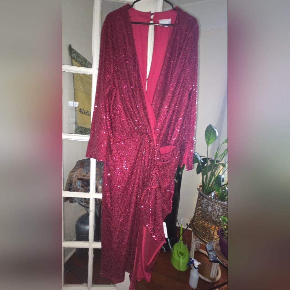 ASOS Curve Burgundy Sequin 3/4 Sleeve Wrap Midi Cocktail Dress - Picture 2 of 6